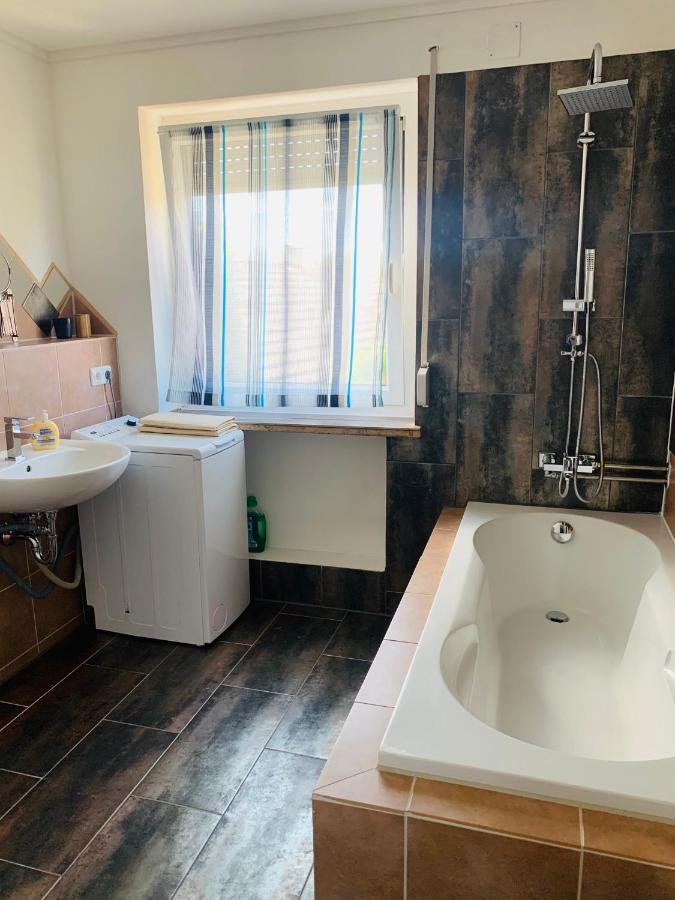 Charmante 3Zi-Ferienwohnung Im Landhausstil Кауфбойрен Экстерьер фото